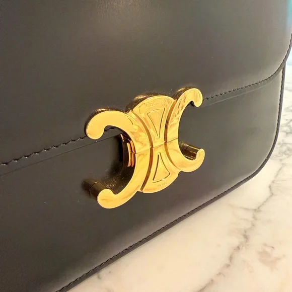 Celine Classique Triomphe bag in Shiny Calfskin with Gold Hardware - Picture 6 of 16